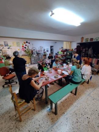 Μαθήματα κεραμικής στο εργαστήρι Πολύτροπον στη Λέσβο