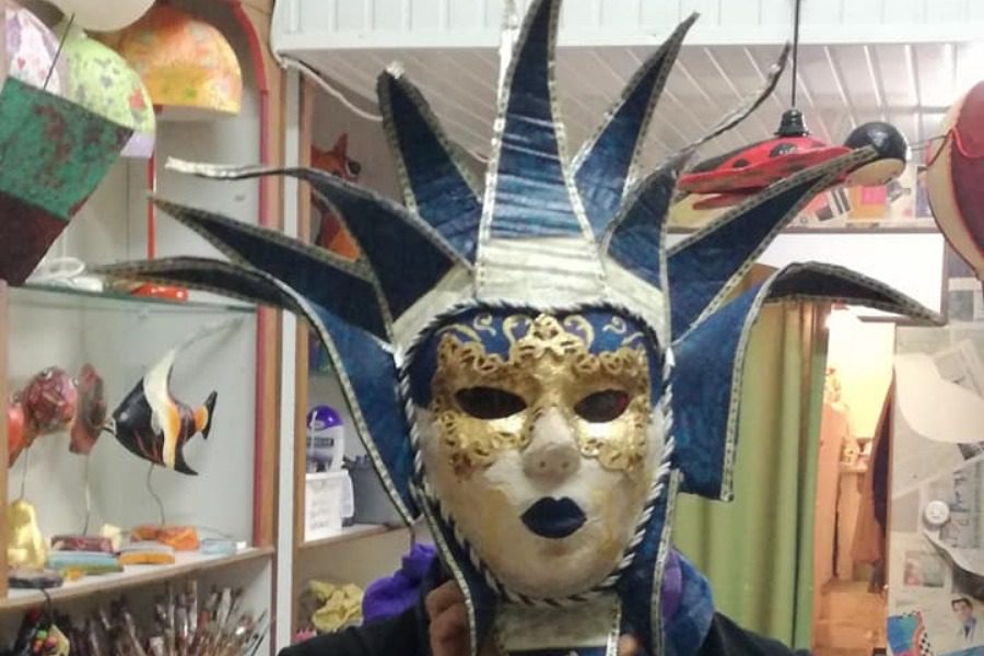Αποκριάτικες μάσκες από χαρτοπολτό στο Μουσείο Βιομηχανικής Ελαιουργίας Λέσβου